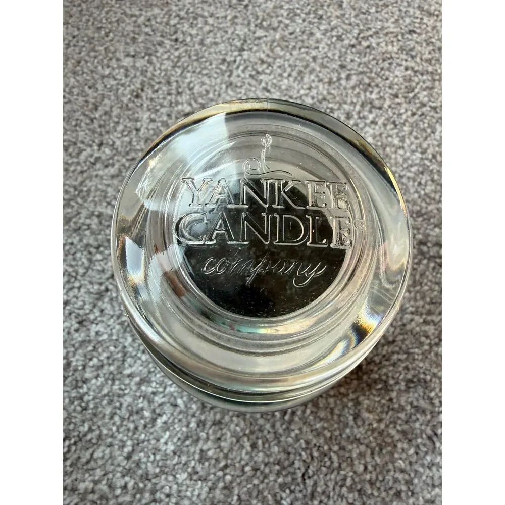 Yankee Candle Balsam and Cedar Medium Jar Candle